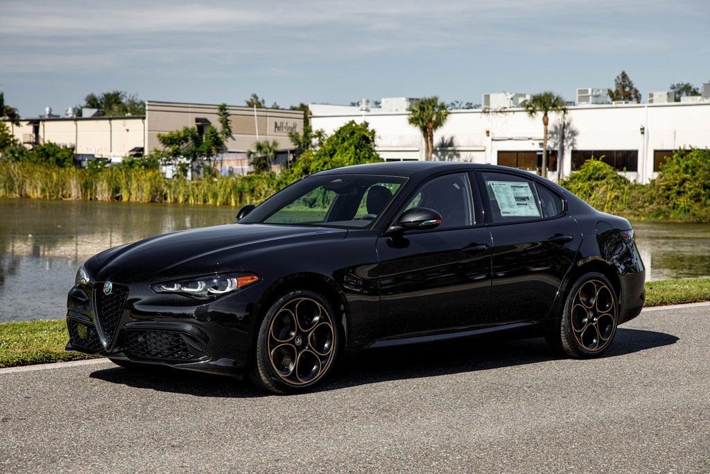 New 2025 Alfa Romeo Giulia AWD w/ Driving Assist Package image 7