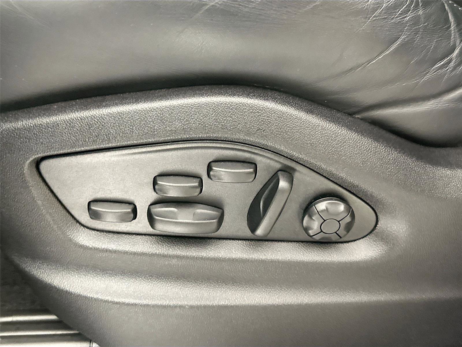 Certified 2022 Porsche Cayenne Turbo AWD/4WD image 32