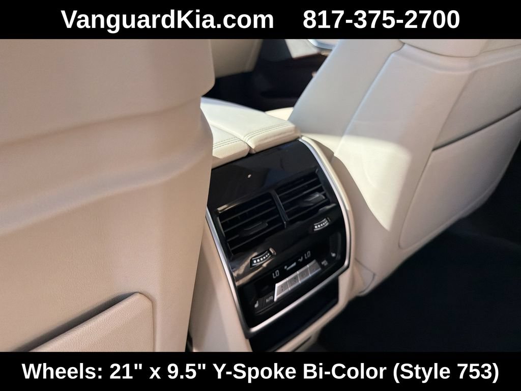 Used 2019 BMW X7 xDrive40i w/ Premium Package AWD/4WD image 26