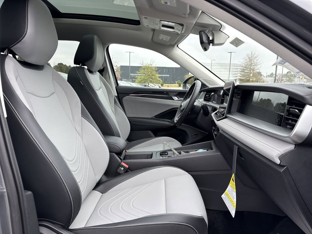 New 2026 Volkswagen Tiguan SE image 21