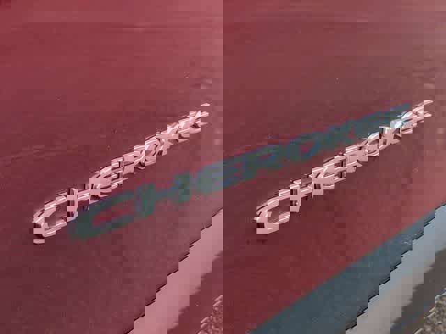 Used 2020 Jeep Cherokee Limited image 13