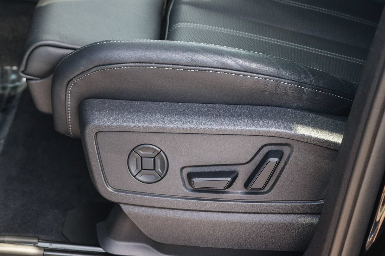 Certified 2025 Audi Q5 Premium Plus w/ Premium Plus AWD/4WD image 25