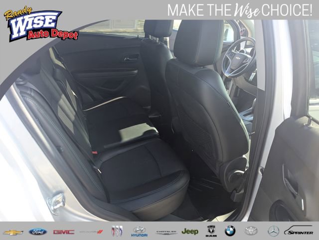 Used 2016 Chevrolet Trax LT w/ LT Sun and Sound Package FWD image 21