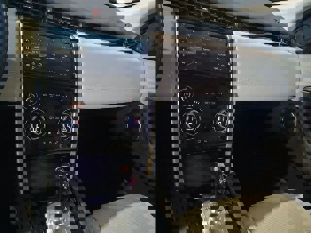 Used 2021 Land Rover Discovery Sport S image 18