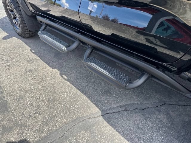Used 2025 Chevrolet Colorado ZR2 w/ Technology Package AWD/4WD image 12