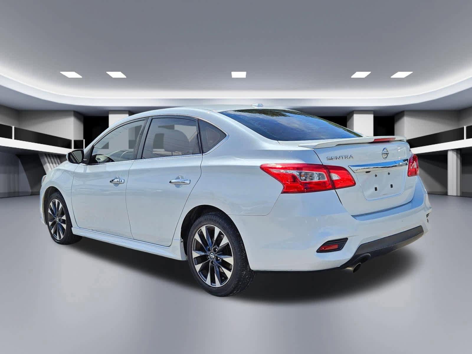 Used 2017 Nissan Sentra SR image 4
