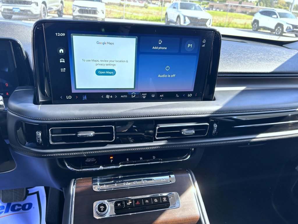 Used 2025 Lincoln Aviator Reserve w/ Equipment Group 201A AWD/4WD image 16