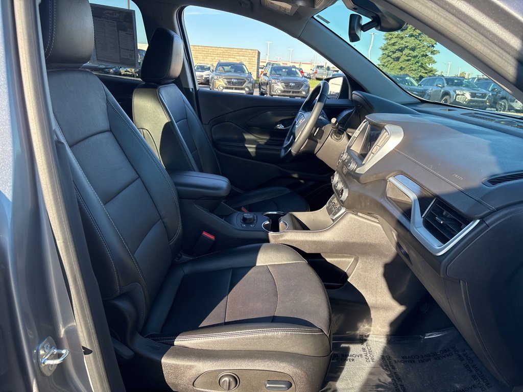 Used 2024 GMC Terrain SLT image 10