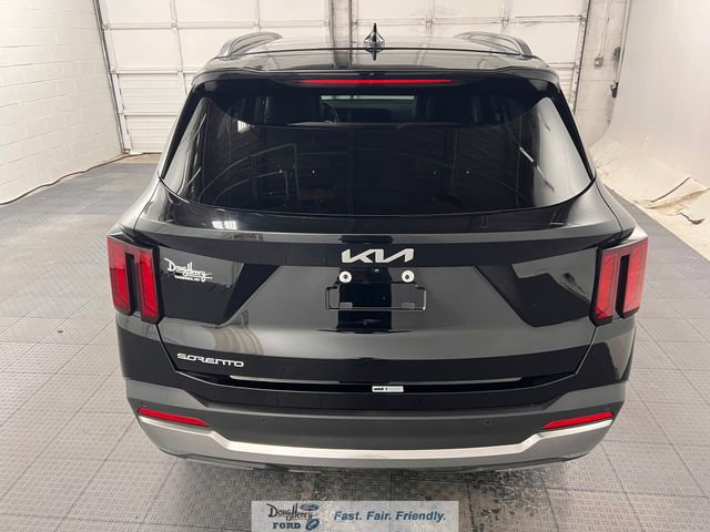 Used 2024 Kia Sorento S w/ Panoramic Sunroof Package FWD image 6