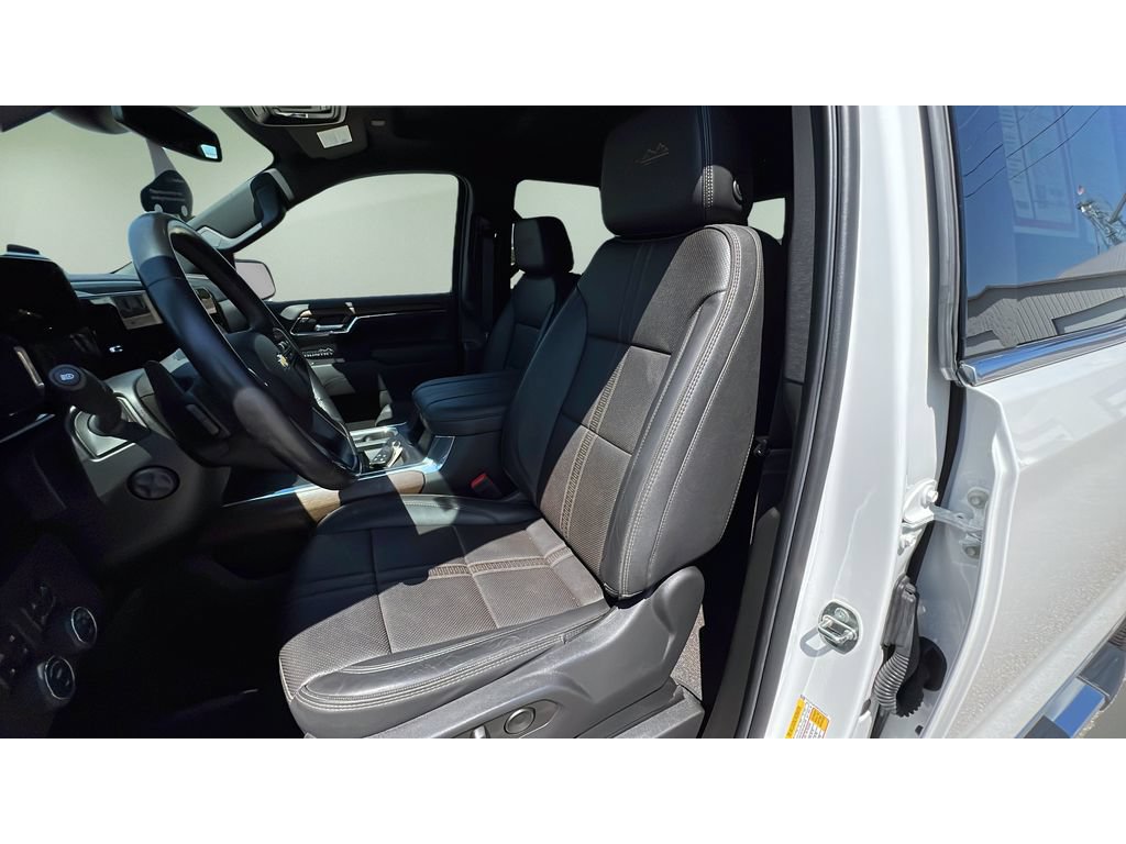 Certified 2023 Chevrolet Silverado 1500 High Country AWD/4WD image 24