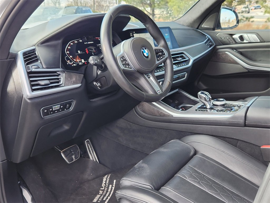 Used 2021 BMW X7 M50i image 7