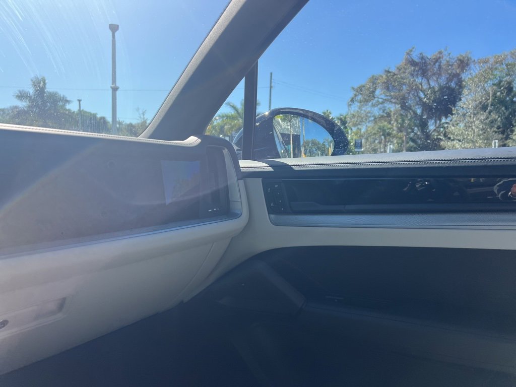 Used 2024 Porsche Cayenne S image 48