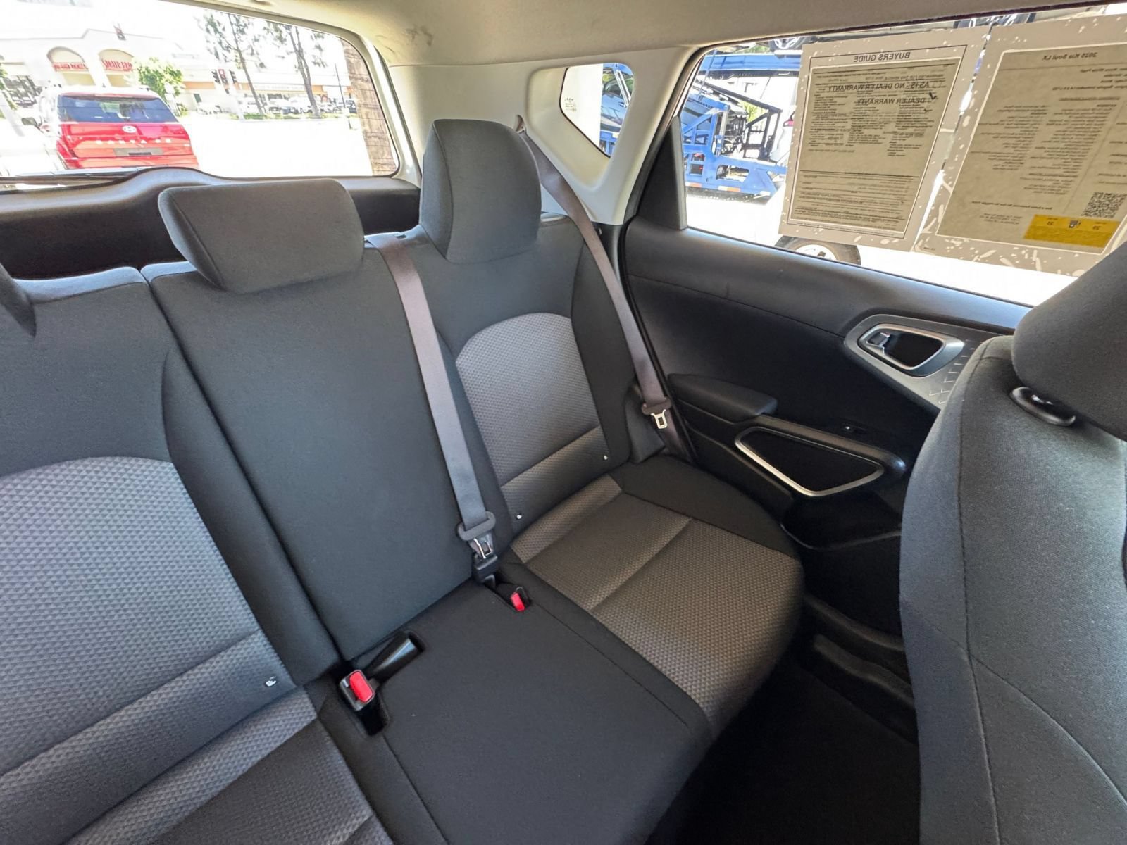 Used 2025 Kia Soul LX w/ LX Technology Package FWD image 35