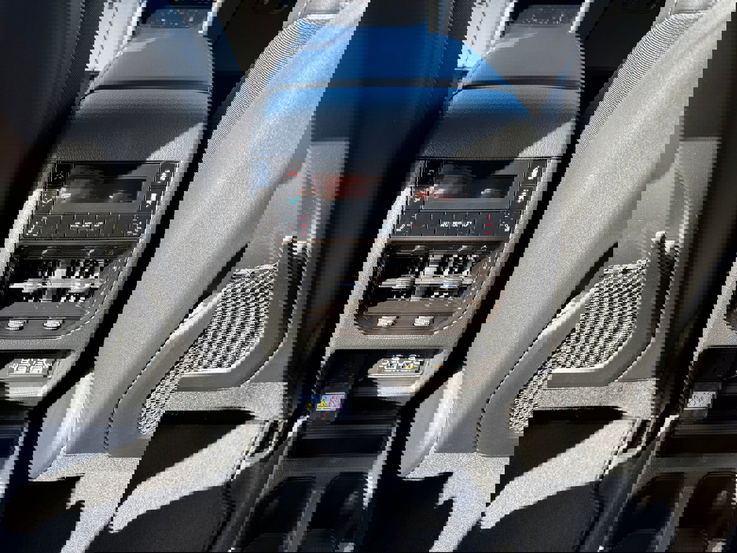 New 2025 Jeep Grand Cherokee L Limited w/ Luxury Tech Group II image 12