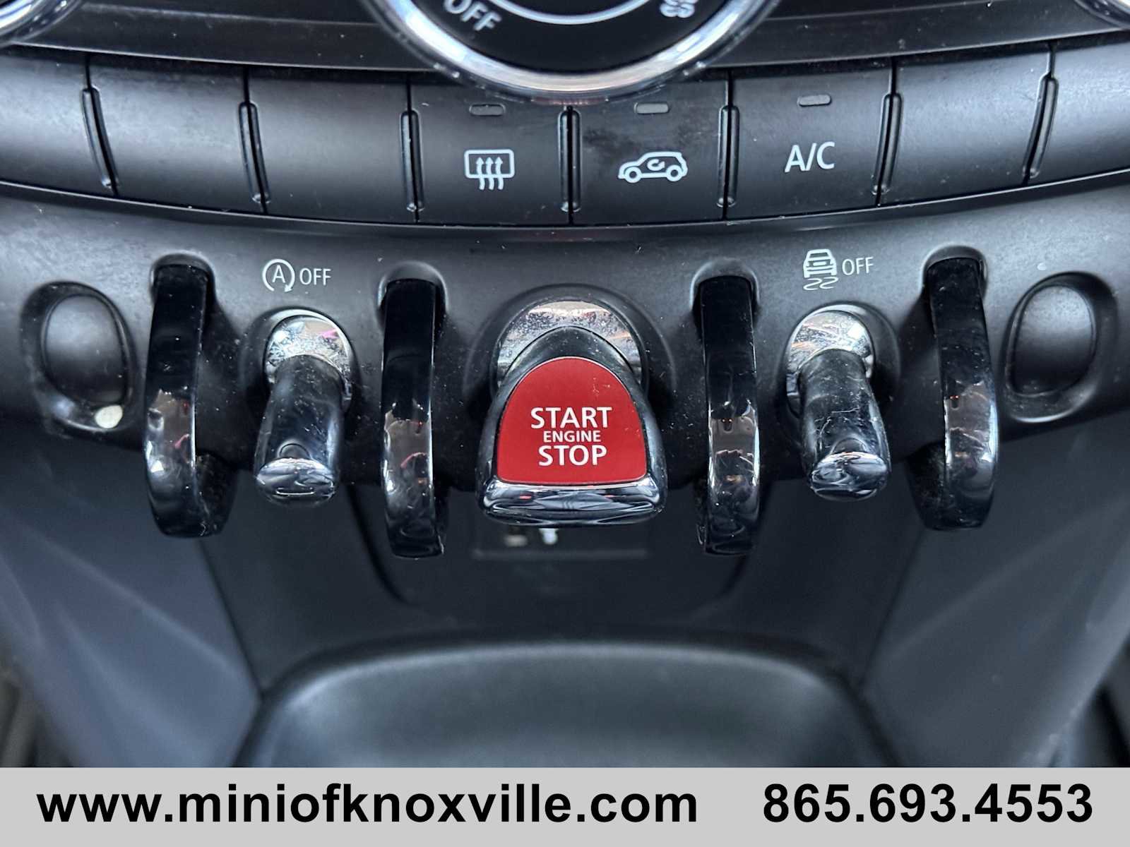 Used 2024 MINI Cooper 4-Door Hardtop image 21