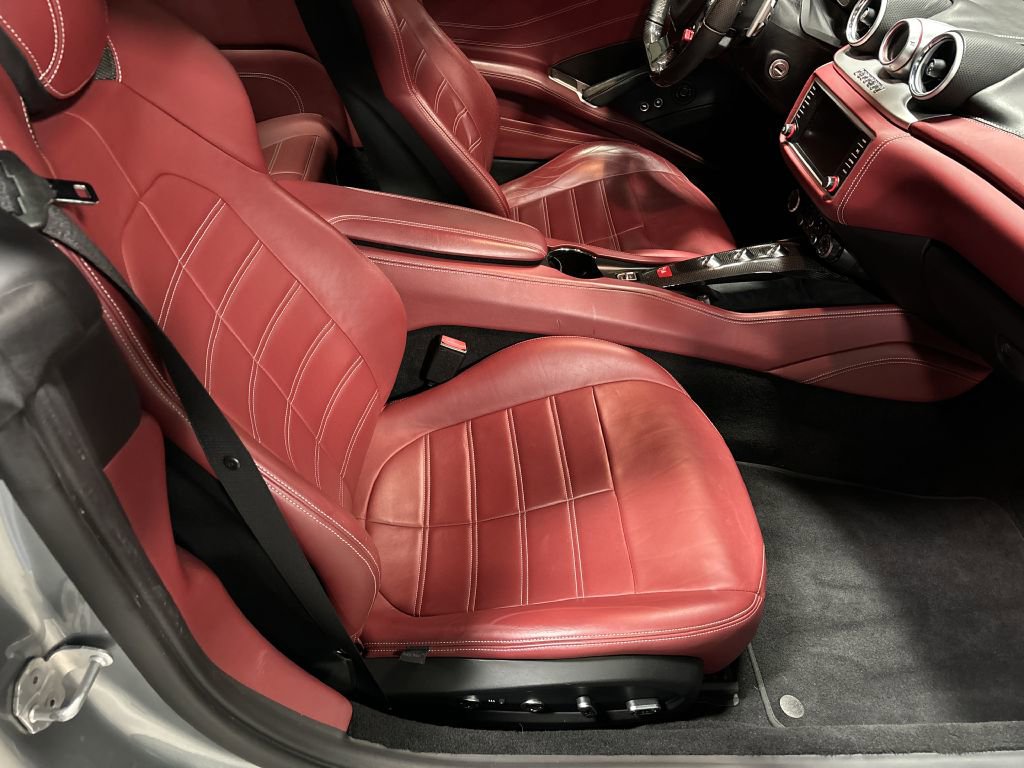 Used 2015 Ferrari California T image 46