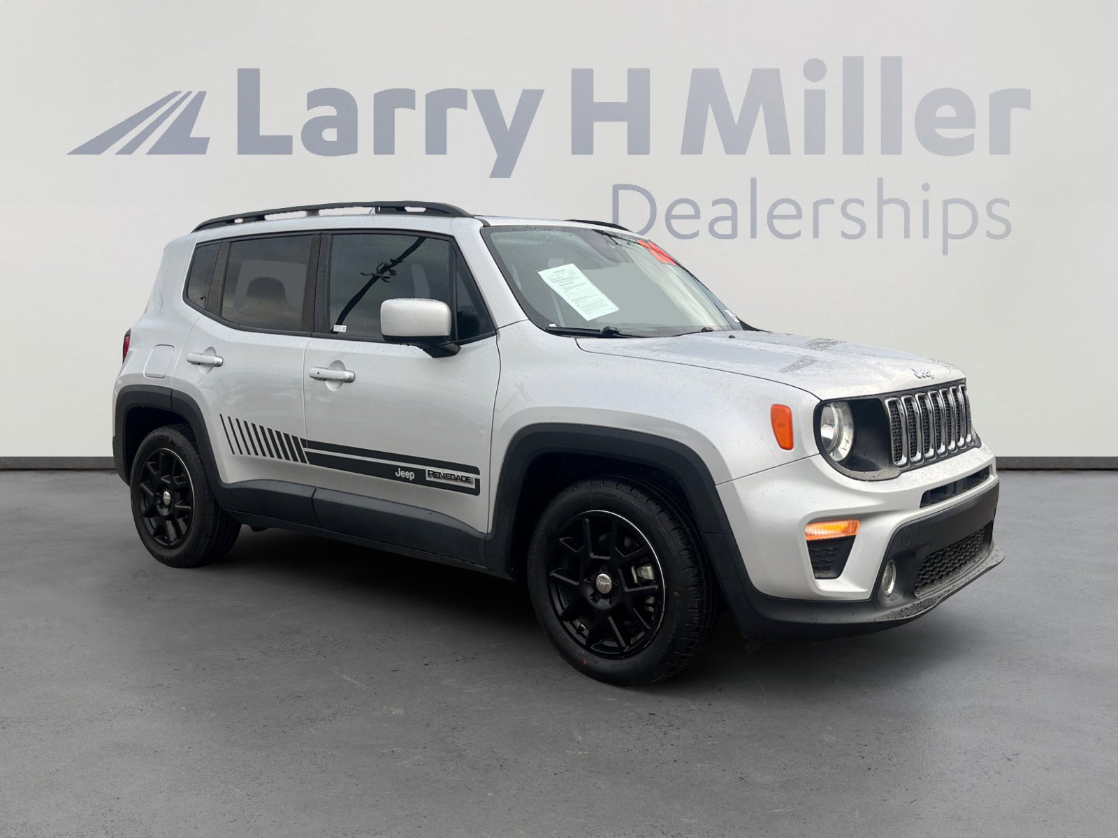 Used 2020 Jeep Renegade Latitude w/ UConnect 8.4 Nav Group image 7
