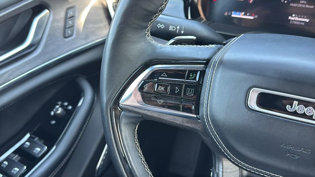 Used 2023 Jeep Grand Cherokee L Overland w/ Advanced Protech Group III RWD image 28