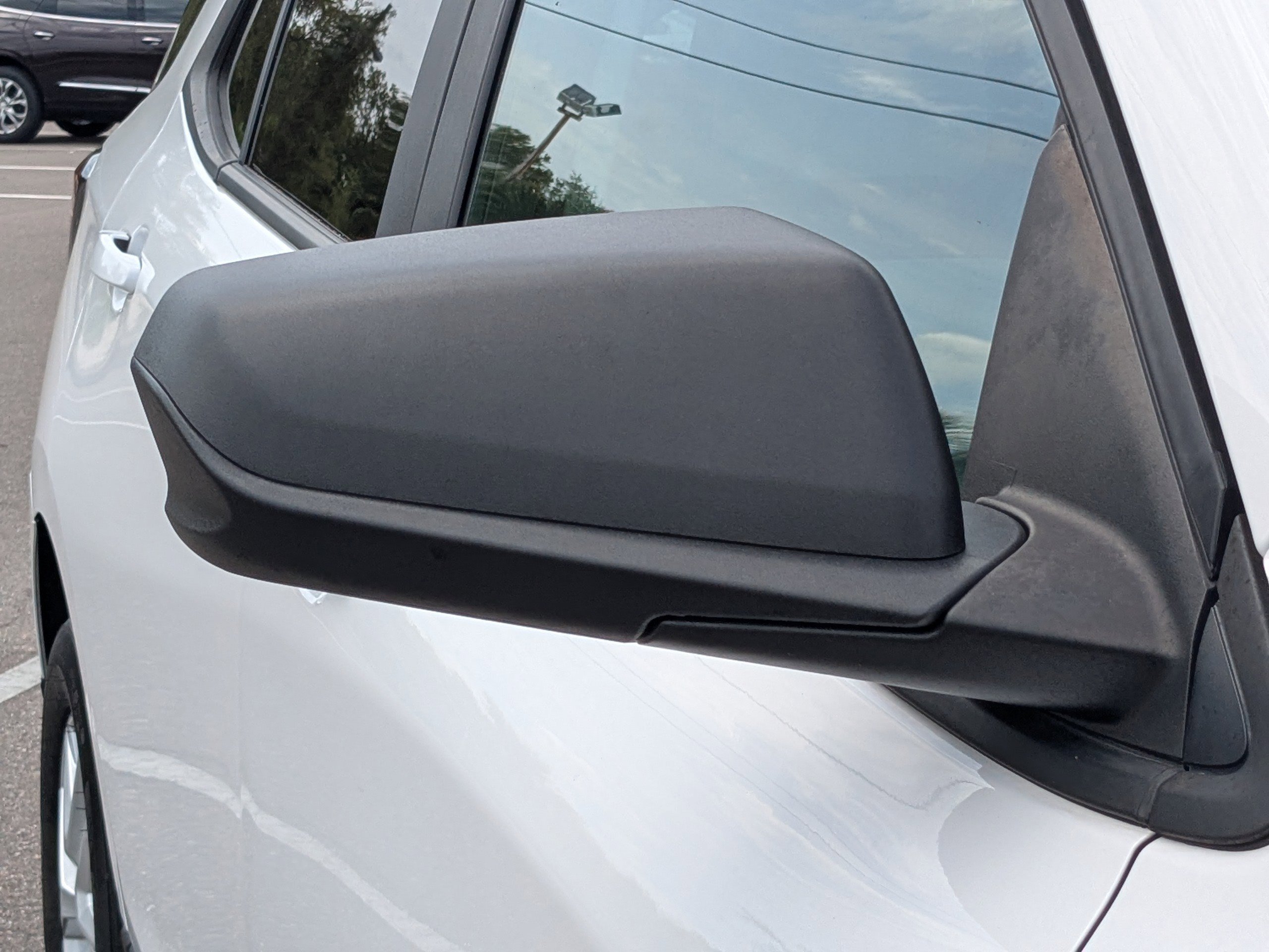 Used 2024 Chevrolet Equinox LS w/ LS Convenience Package image 11