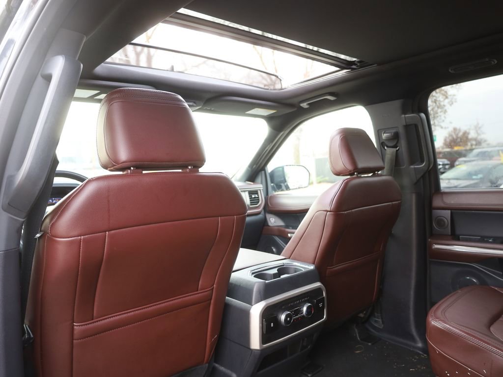 Used 2024 Ford Expedition Limited image 31
