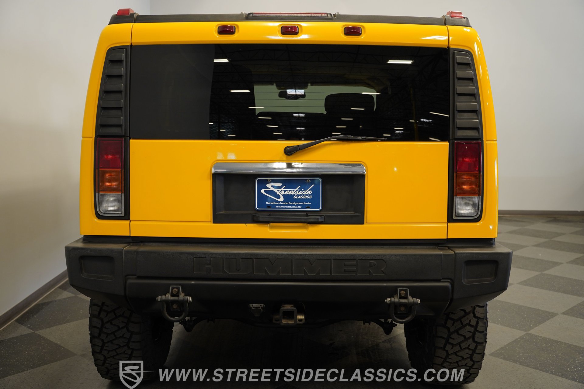 Used 2004 HUMMER H2 w/ Preferred Equipment Group AWD/4WD image 11
