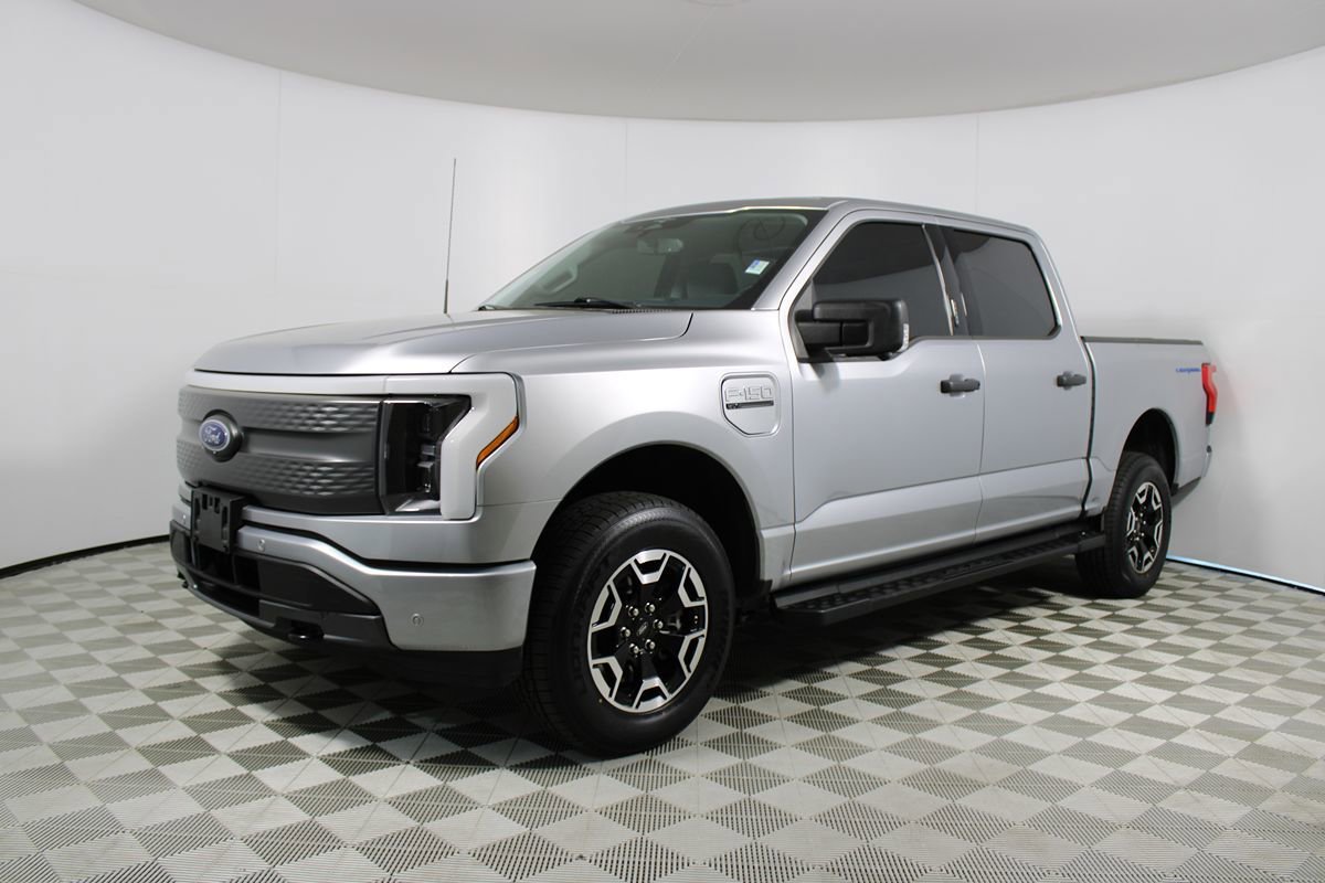 Used 2023 Ford F150 Lightning XLT AWD/4WD image 19