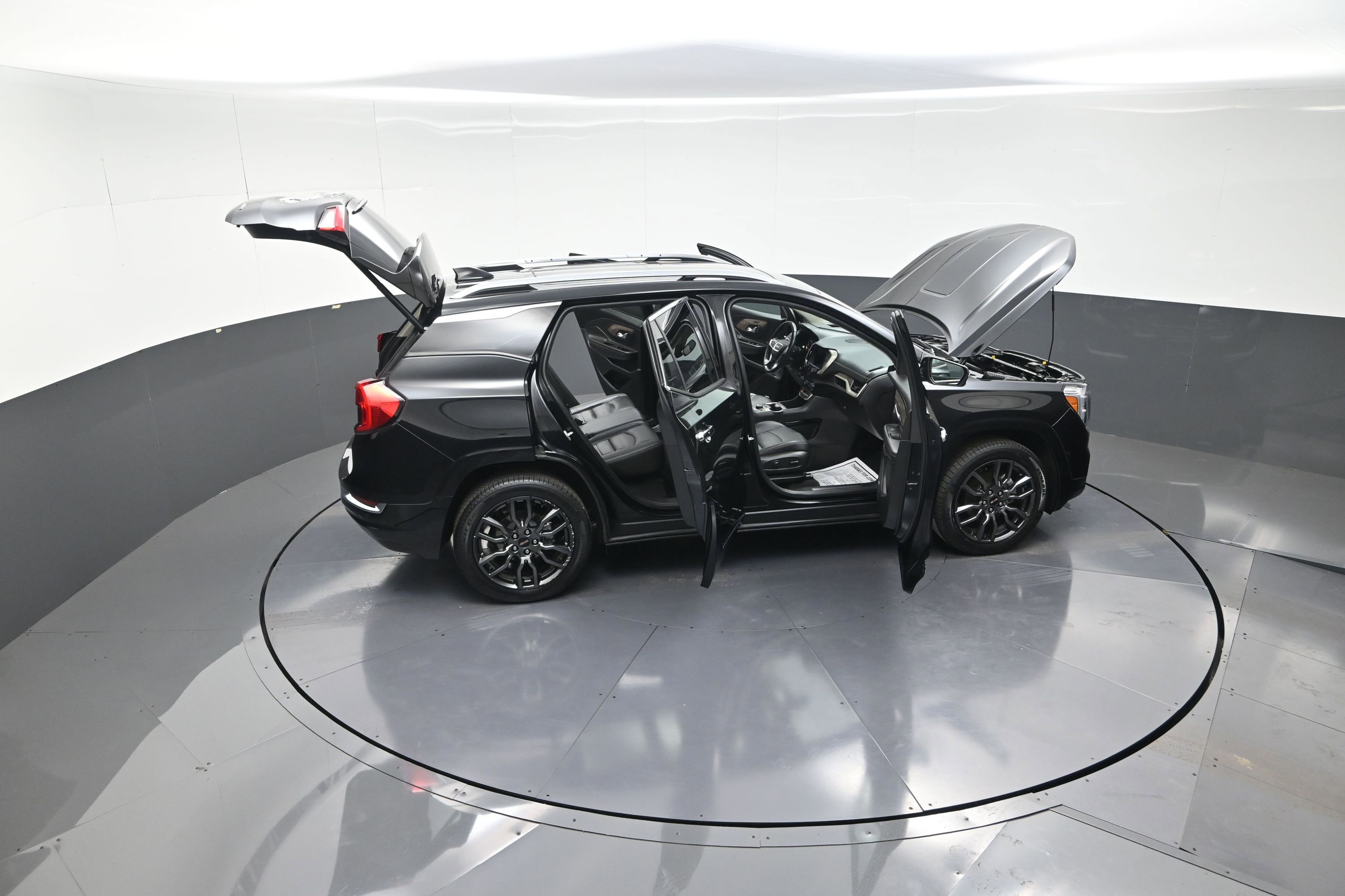 Used 2023 GMC Terrain Denali w/ Black Diamond Edition image 14