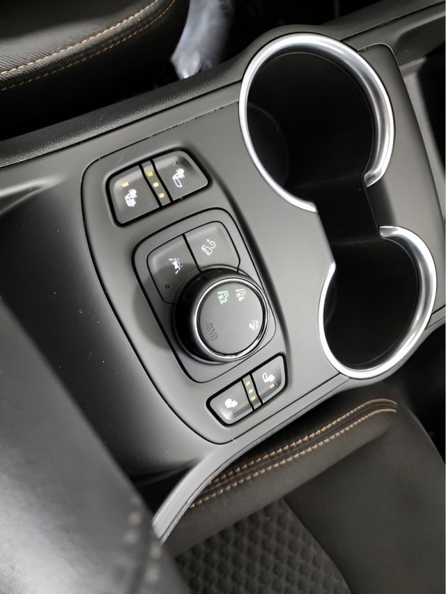 Used 2020 GMC Terrain SLE w/ Driver Convenience Package image 33