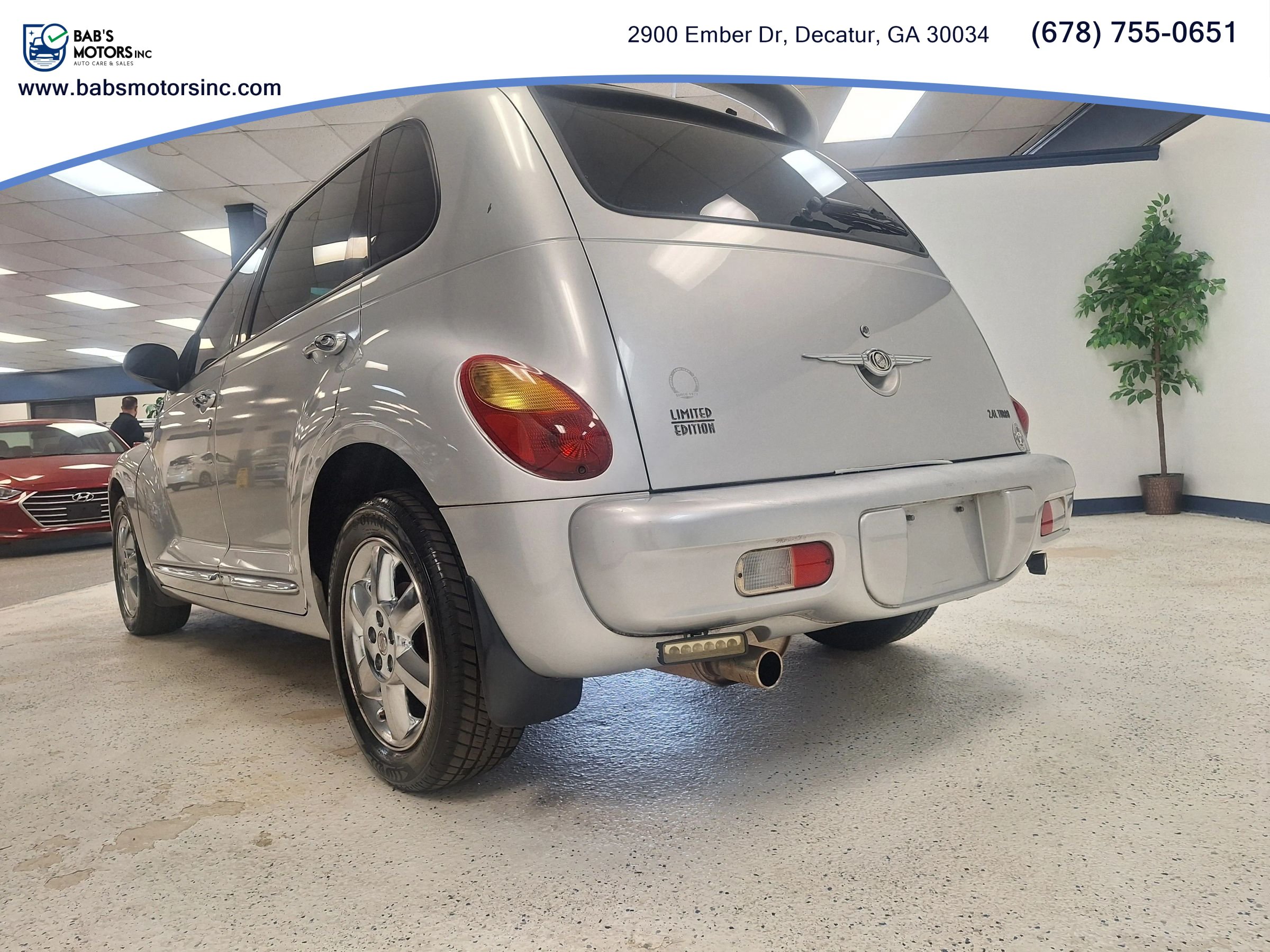 Used 2004 Chrysler PT Cruiser Limited FWD image 4