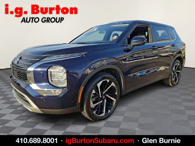 Used 2024 Mitsubishi Outlander SE image 3