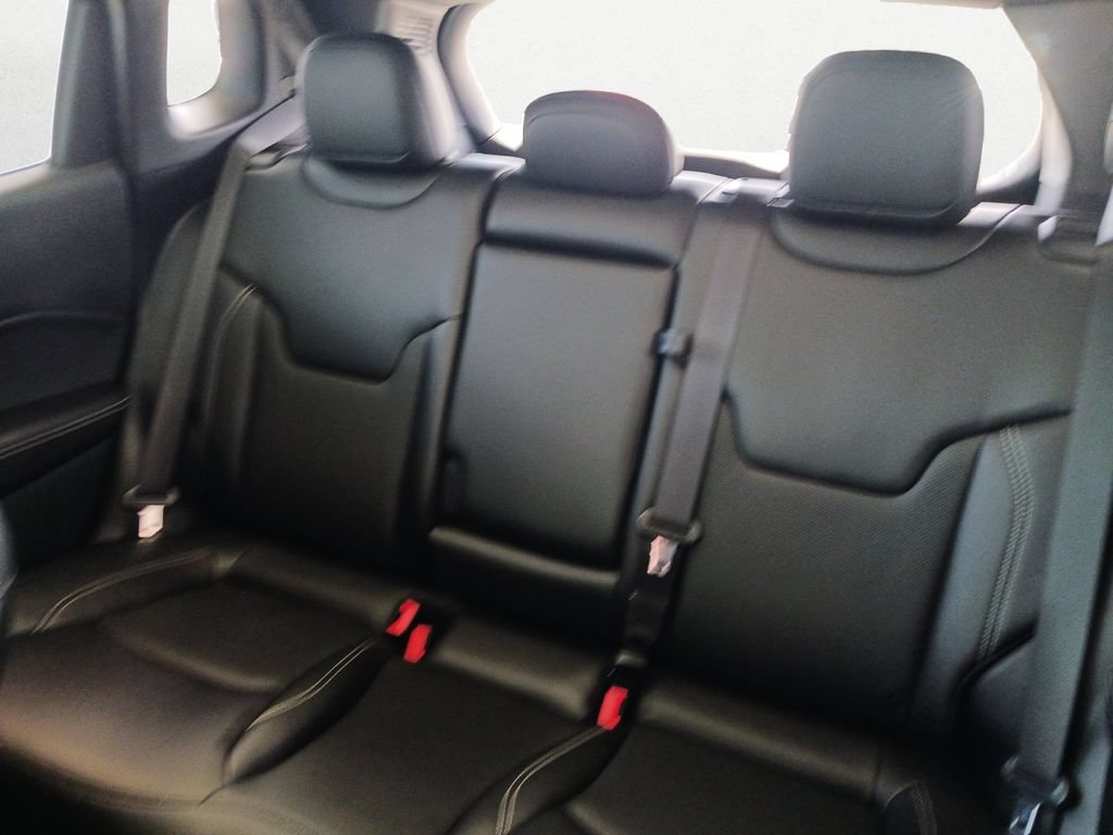 Used 2021 Jeep Compass Latitude w/ Sun and Sound Group FWD image 9