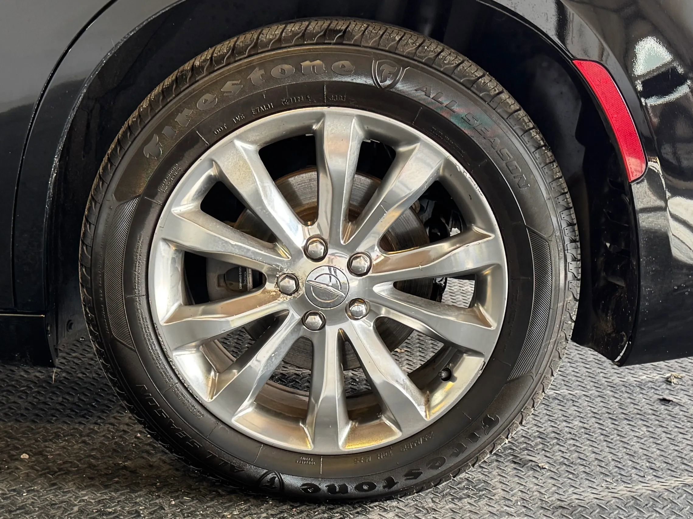 Used 2016 Chrysler 300 C AWD/4WD image 8