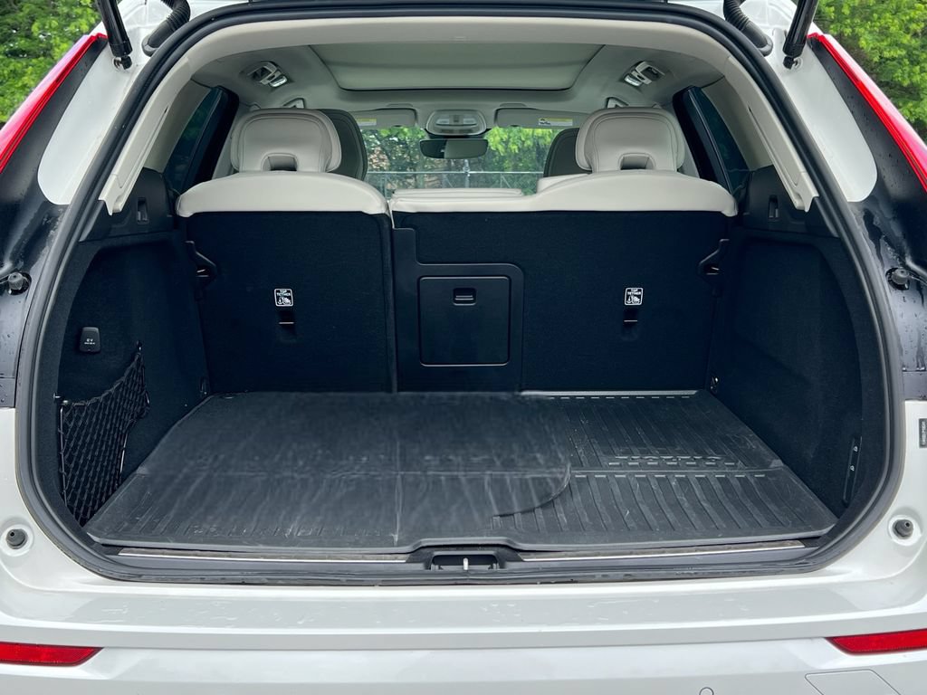 Used 2023 Volvo XC60 T8 Ultimate AWD/4WD image 42
