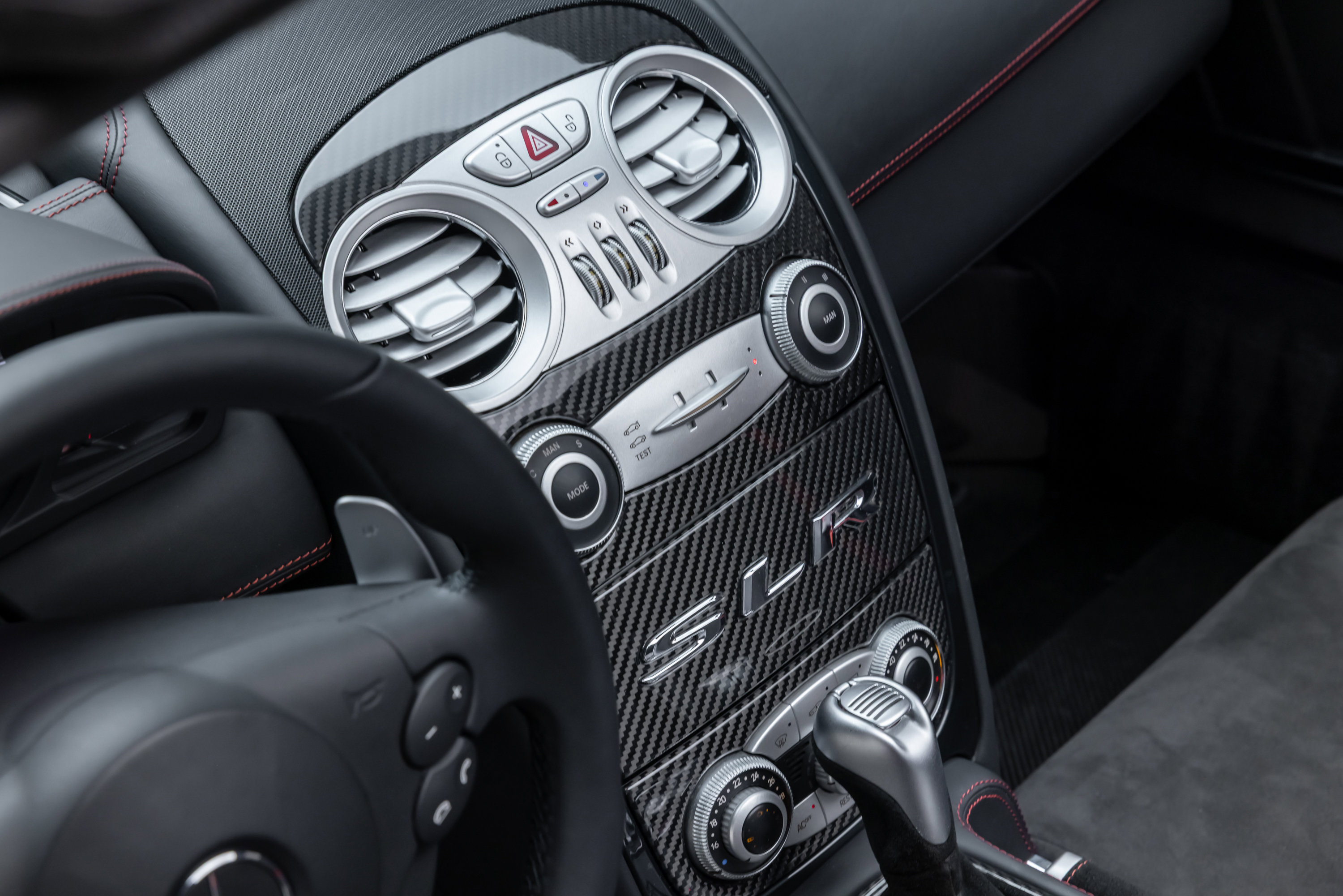 Used 2009 Mercedes-Benz SLR image 22