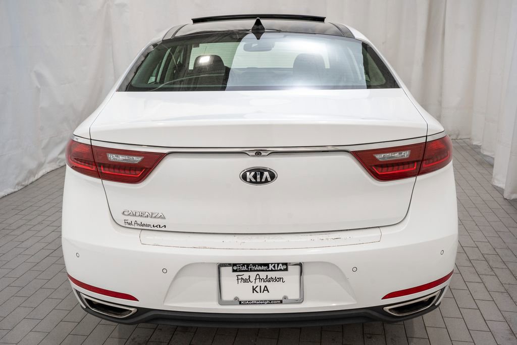 Used 2017 Kia Cadenza Technology image 4