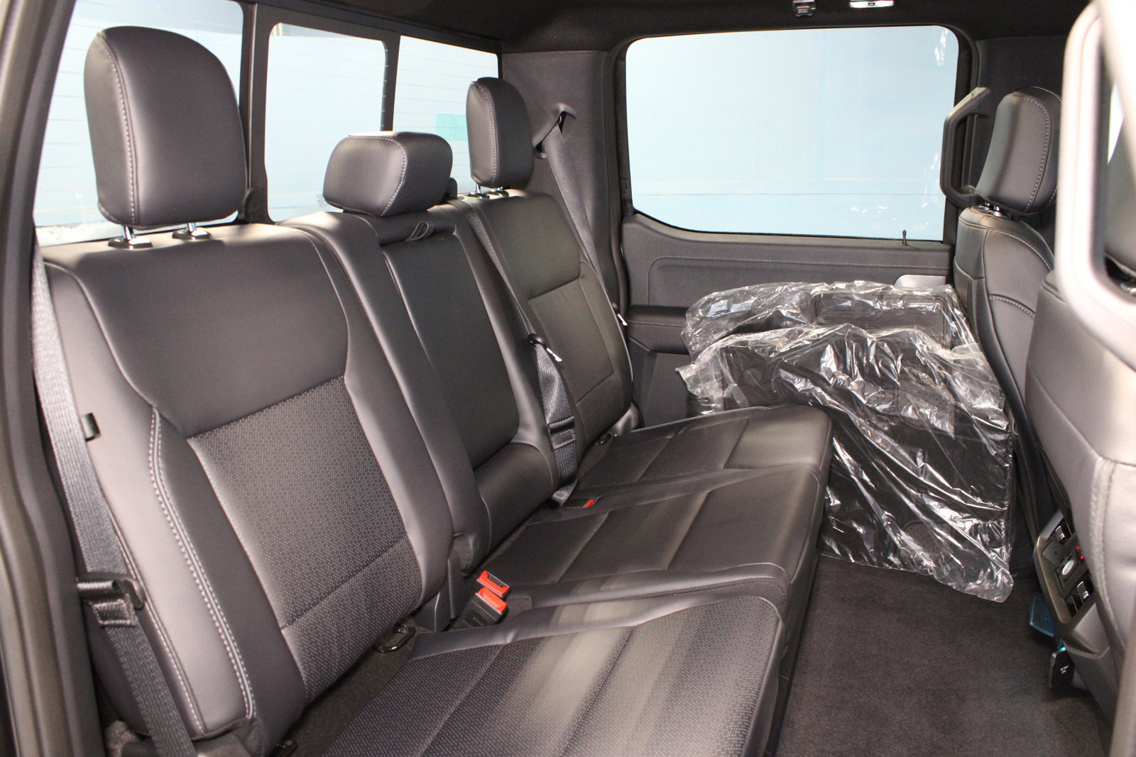 New 2025 Ford F150 Lariat w/ Equipment Group 502A High AWD/4WD image 26