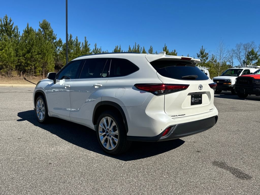 Used 2021 Toyota Highlander Limited image 9