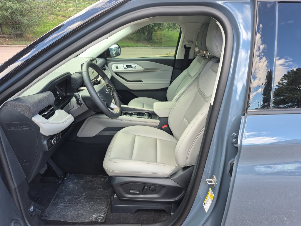 New 2026 Ford Explorer Active w/ Active Comfort Package AWD/4WD image 11