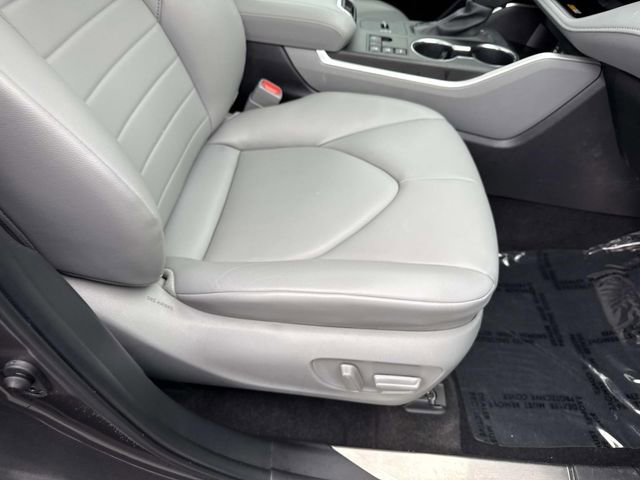 Used 2024 Toyota Highlander XLE image 10