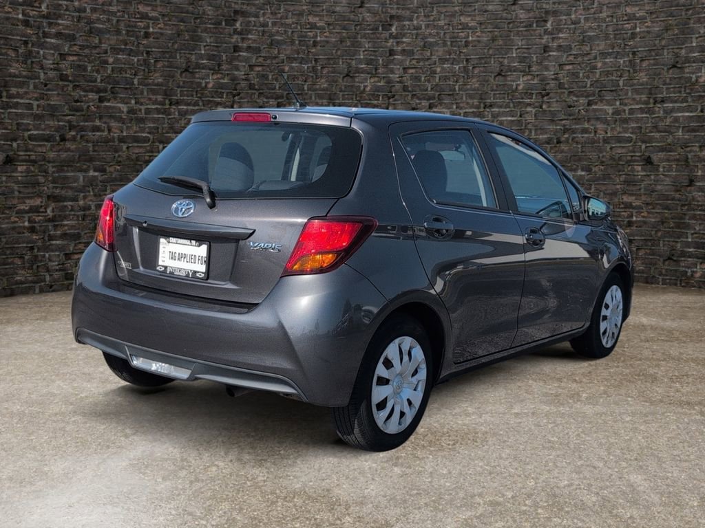 Used 2015 Toyota Yaris L image 7