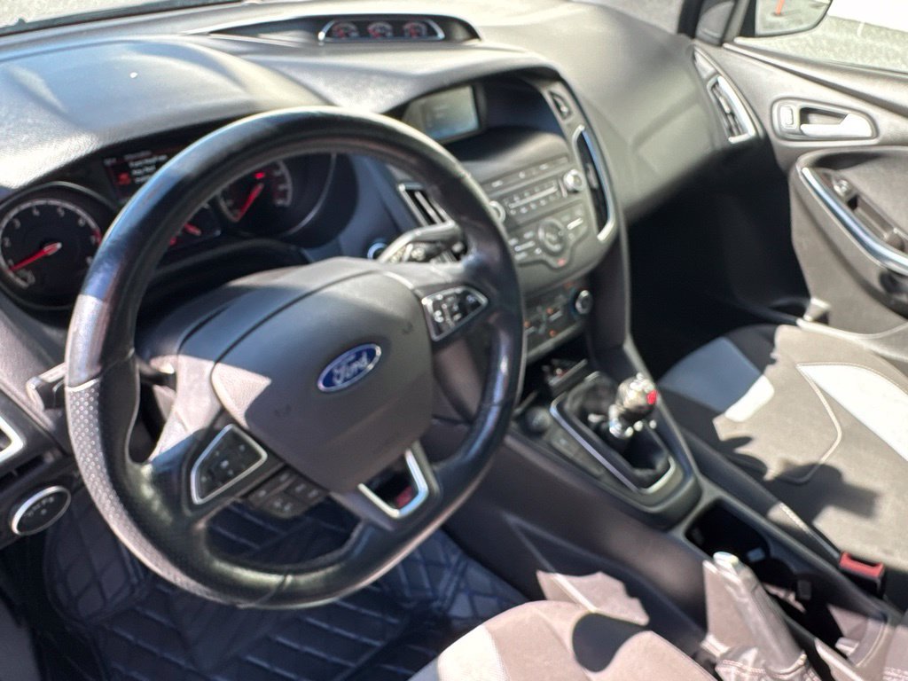 Used 2018 Ford Focus ST FWD image 18