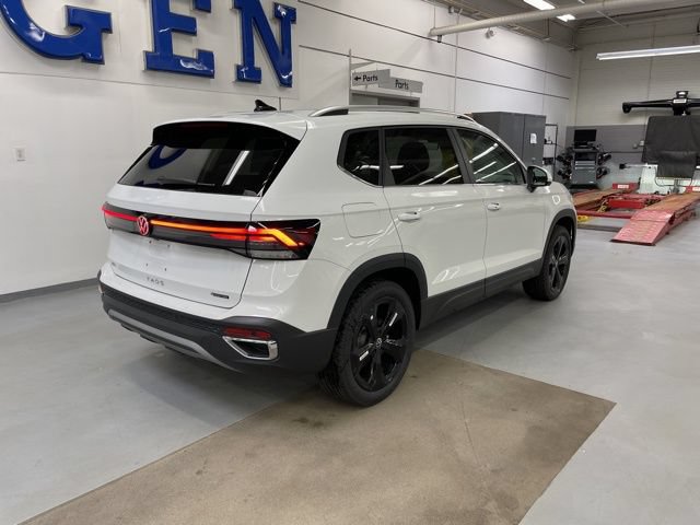 New 2026 Volkswagen Taos SEL AWD/4WD image 4