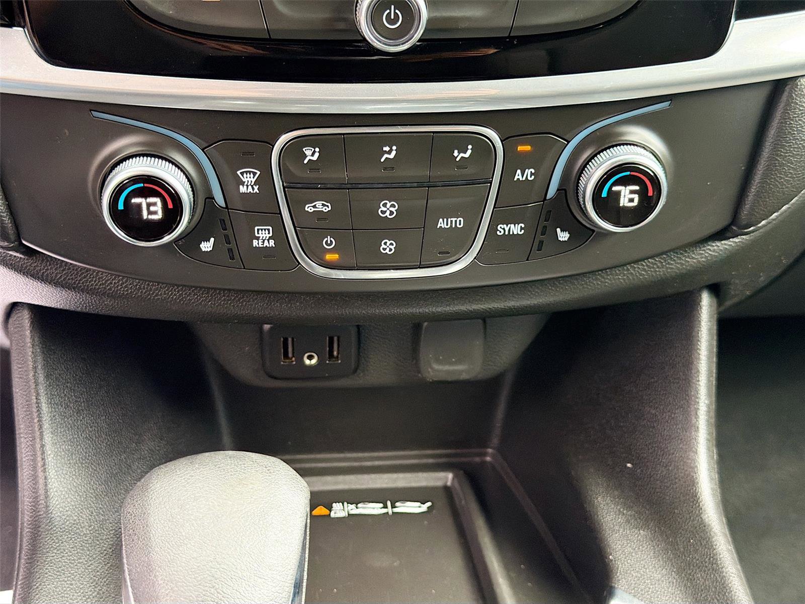 Used 2022 Chevrolet Traverse LT image 16