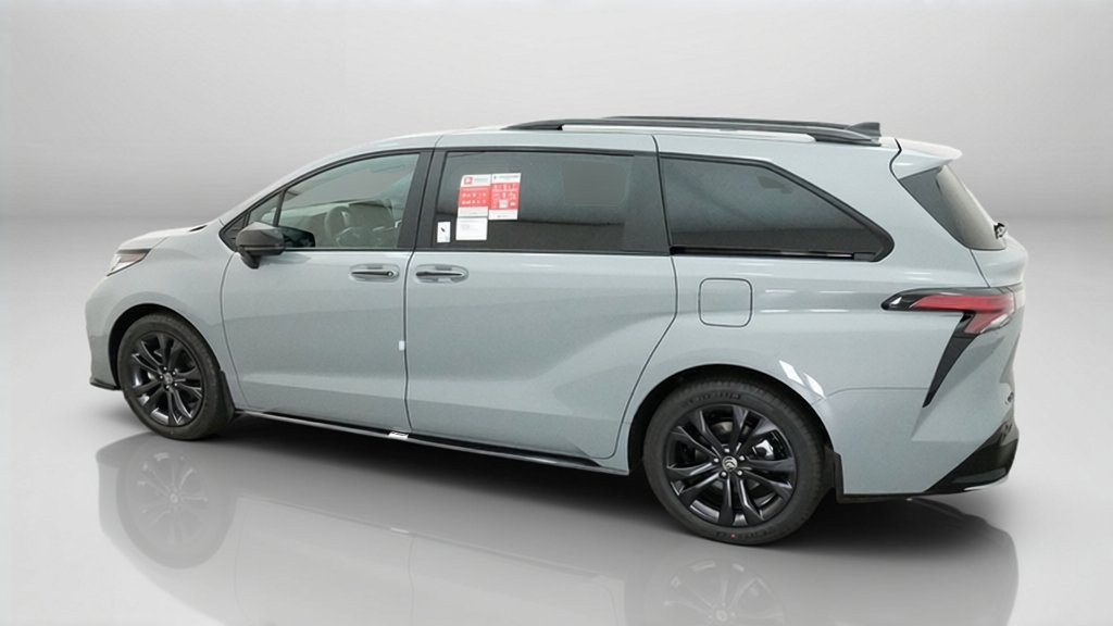 New 2026 Toyota Sienna XSE FWD image 15