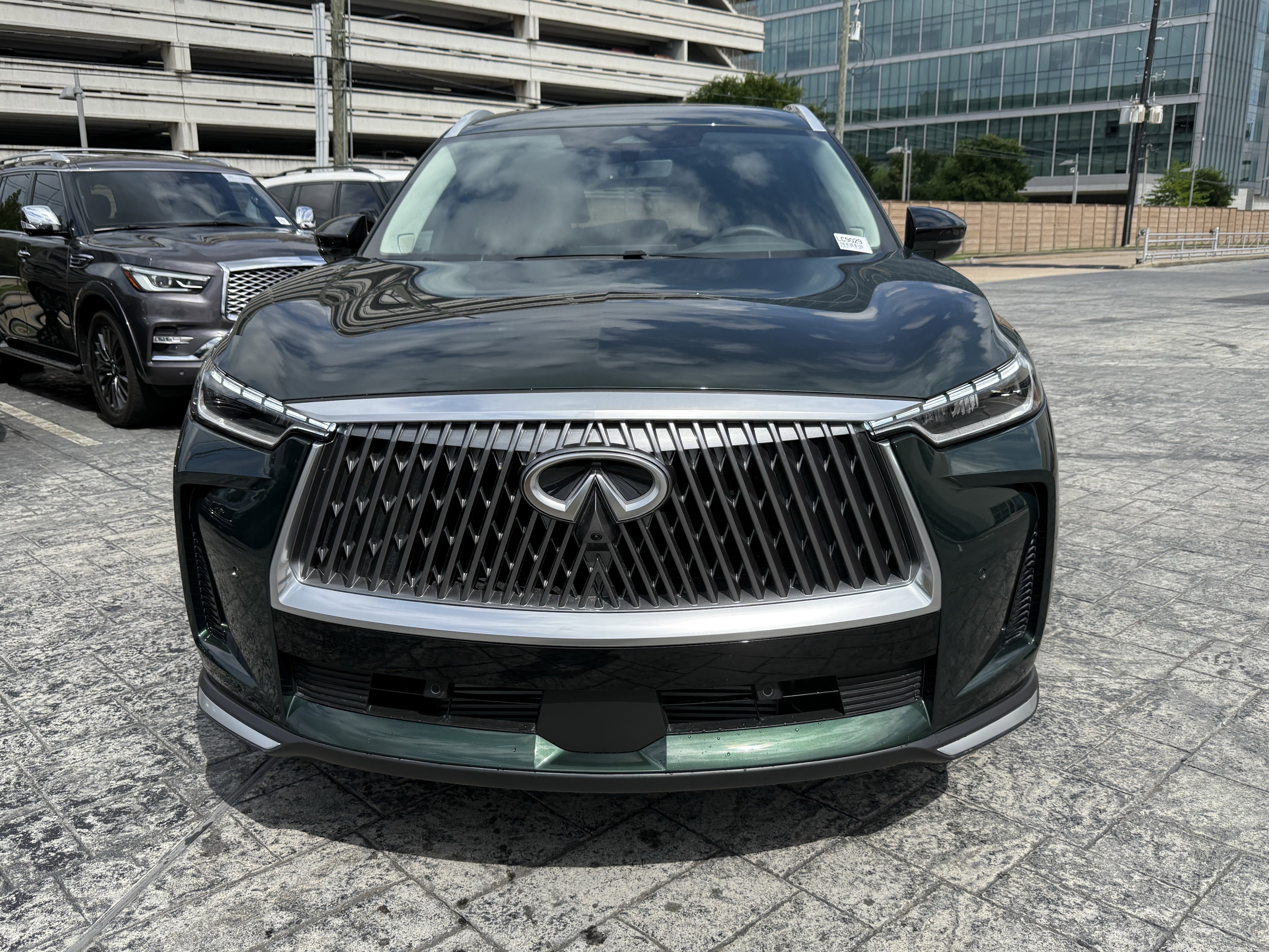 Certified 2026 INFINITI QX60 Luxe w/ Cargo Package FWD image 2