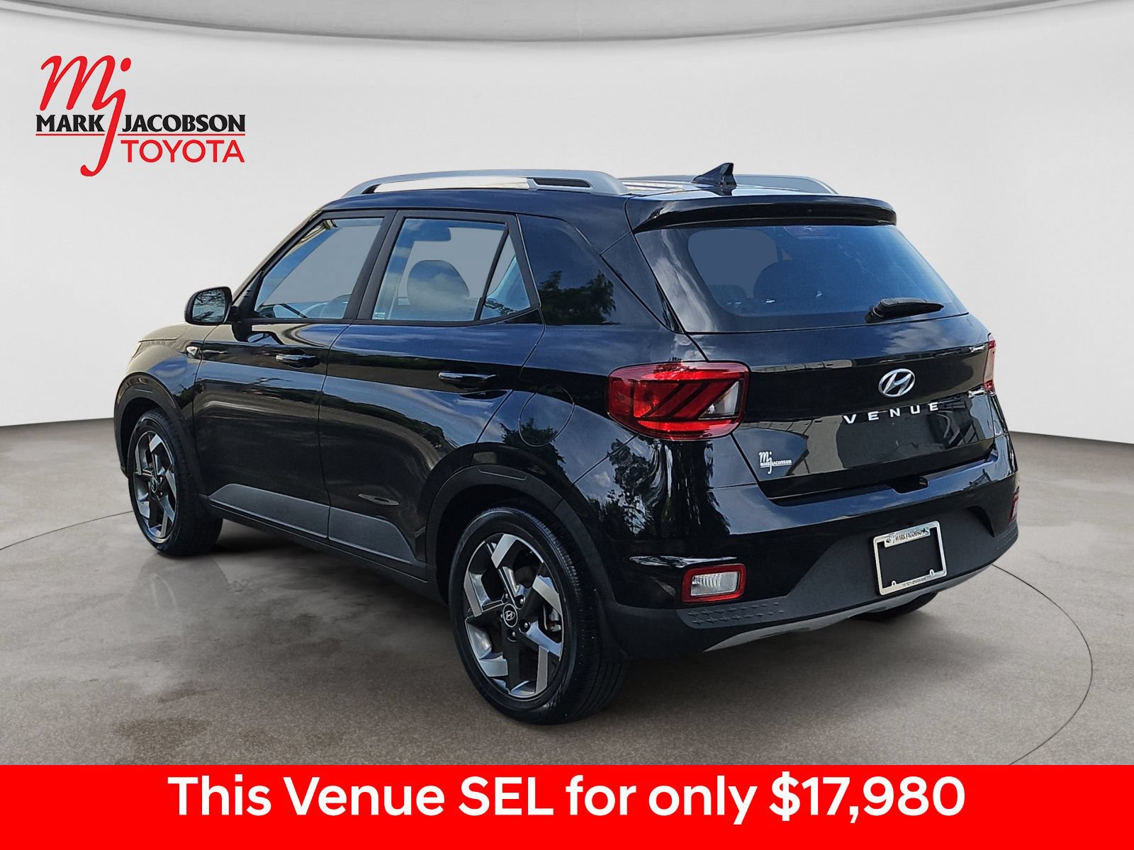 Used 2022 Hyundai Venue SEL FWD image 14