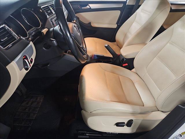 Used 2018 Volkswagen Jetta SEL FWD image 17
