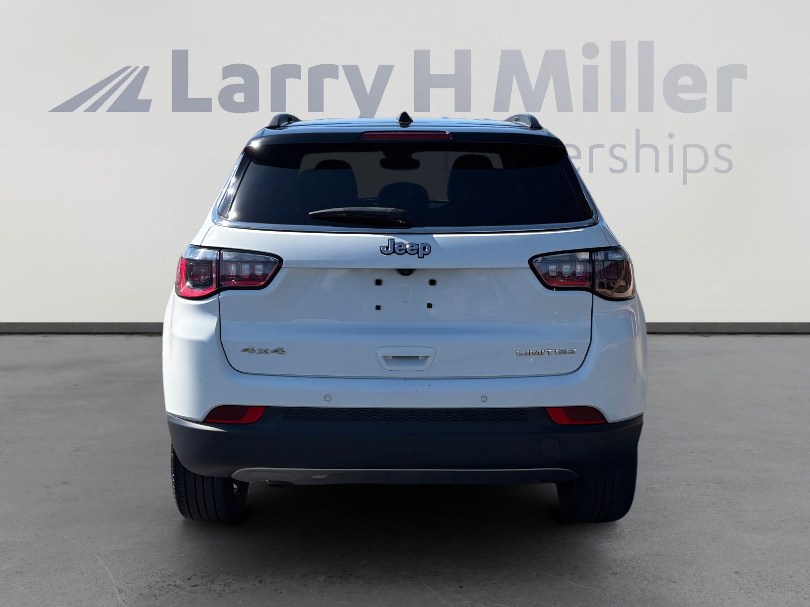 Used 2024 Jeep Compass Limited AWD/4WD image 4