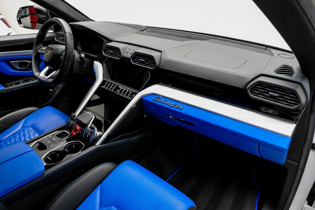 Used 2019 Lamborghini Urus AWD/4WD image 14