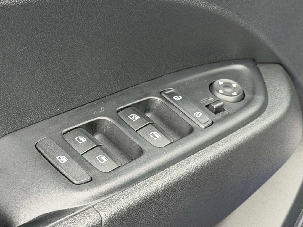 Certified 2023 Hyundai Venue SEL w/ Cargo Package FWD image 17